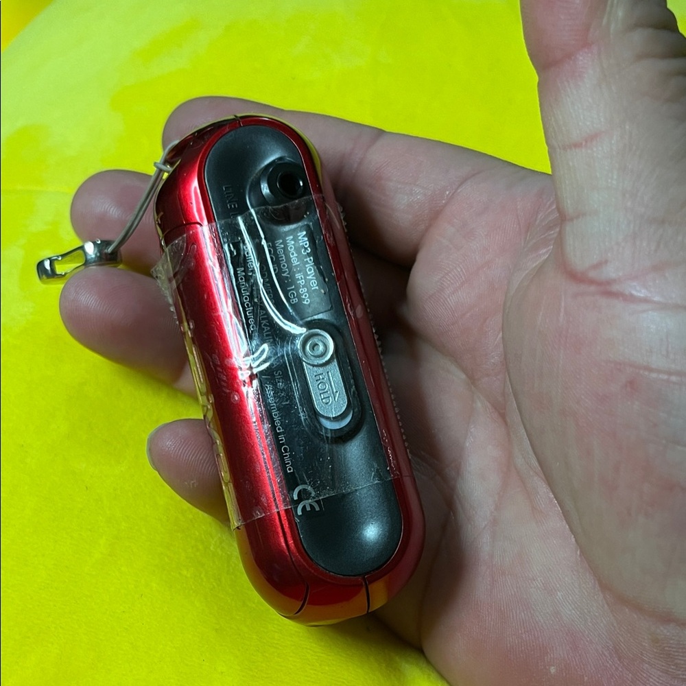 Red Portable MP3/Voice Player with Direct Encoding and Built-In Mic - Picture 13 of 13